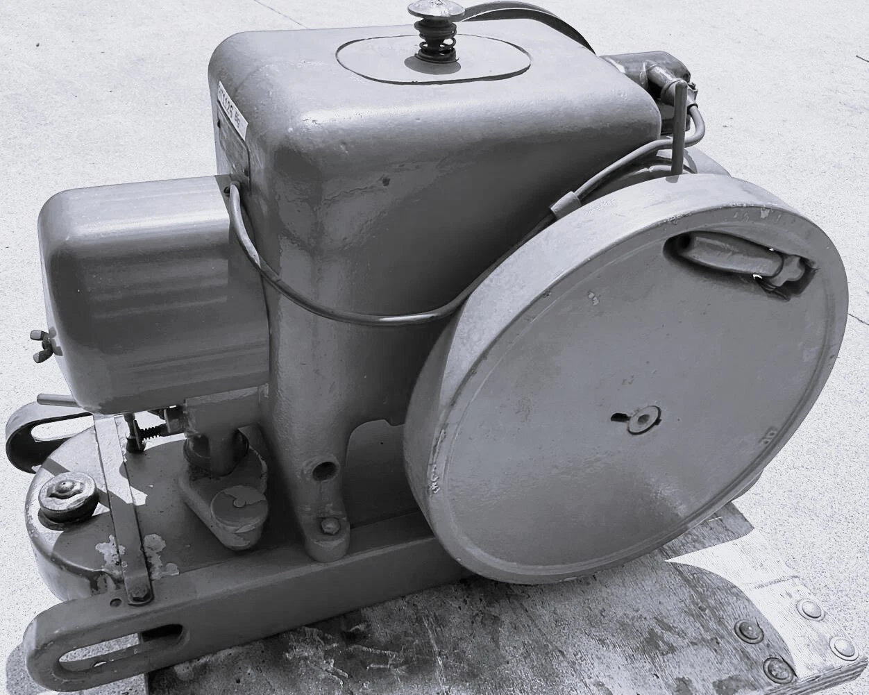 IHC 1/2 2-1/2 3 5 HP IH Model LB Stationary Engine International Owner's Manual