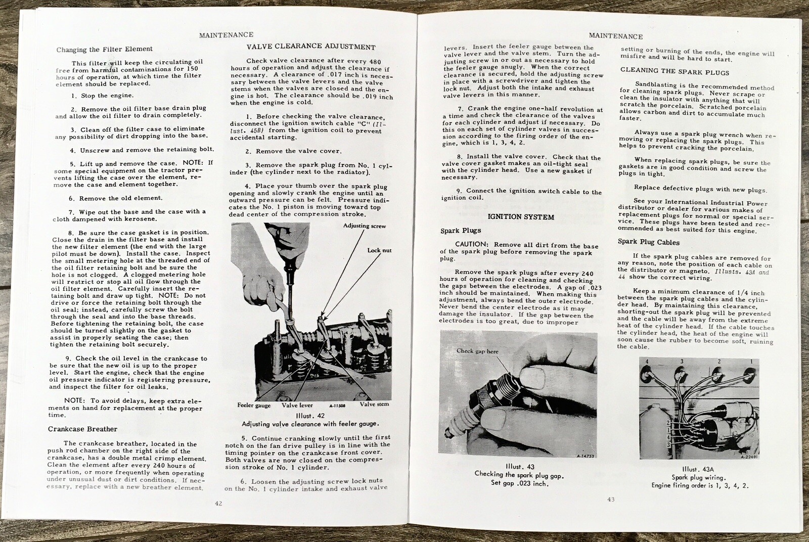 International T-6 61 Series Crawler Tractor Parts Operators Manual Set Catalog - Image 12