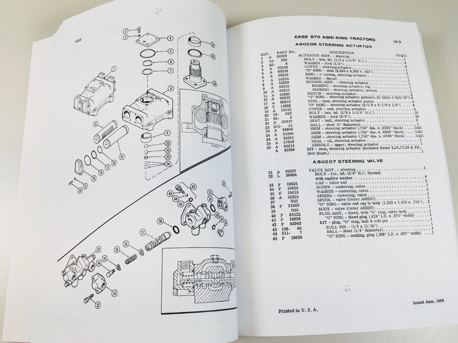 Case 970 Tractor Parts Catalog Operators Manual Owners Book Set Prior to 8675001 - Image 7